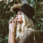 Dieci frasi sulle persone basse per Instagram