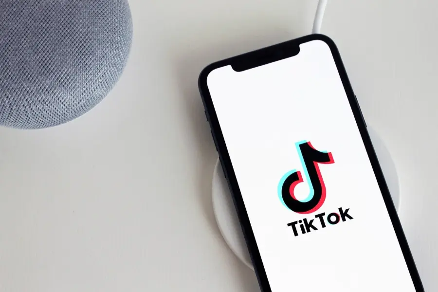 10 frasi da mettere su Tik Tok